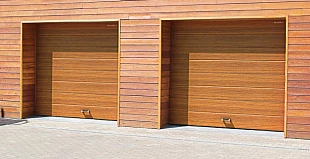 Секционные гаражные ворота DoorHan под дерево серии rsd02
