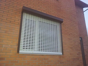 Решётчатые рольставни DoorHan для окна