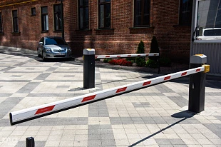 Комплект шлагбаума серии barrier-pro (барьер-про), длина стрелы 5 м.