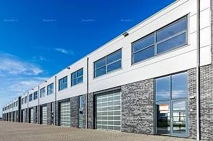 Панорамные секционные ворота DoorHan серии isd02, 3000х3400